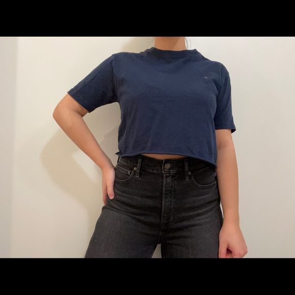 Navy Tommy Hilfiger crop top 💙 - Picture 1 of 2